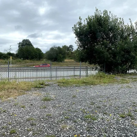 Near Airport, Parking & Ev Charger Appartement